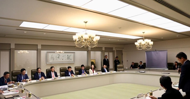阮志勇副总理会见名古屋市长广泽一郎。