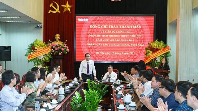 越南国会常务副主席陈青敏一行会见《人民报》社领导代表。（图片来源：维灵 摄）