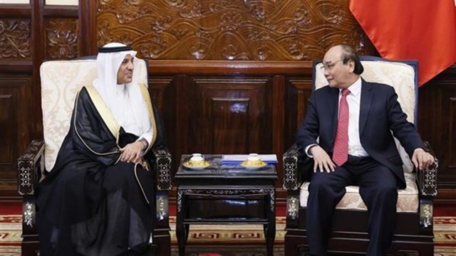 国家主席阮春福会见沙特阿拉伯王国驻越大使苏维里母。