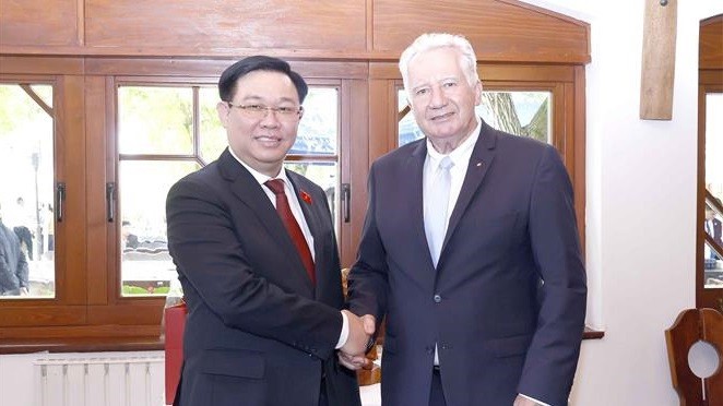 越南国会主席王廷惠与匈牙利议会副议长伊什特万•雅各布。