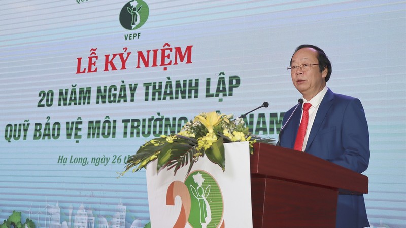 越南自然资源与环境部副部长武俊仁在纪念典礼上发表讲话。（图片来源：越南自然资源与环境报）