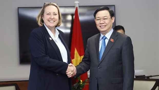越南国会主席王廷惠会见英国国际贸易大臣安妮-玛丽·特里维廉。（图片来源：越通社）