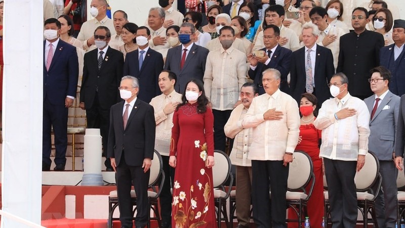 越南国家副主席武氏映春出席菲律宾总统宣誓就职仪式。