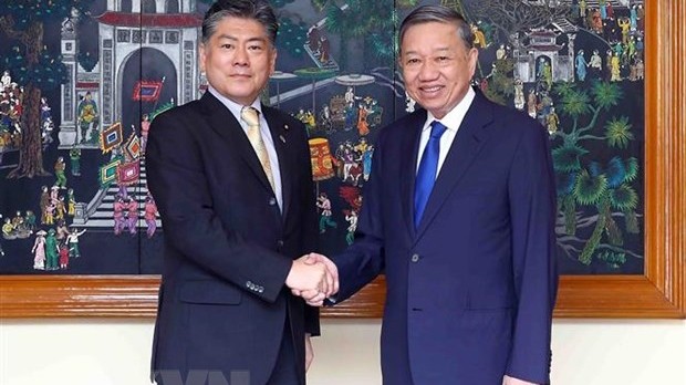 越南公安部部长苏林大将会见日本法务大臣古川祯久。（图片来源：越通社）