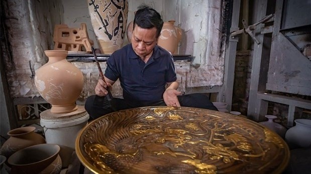 钵场手工艺村艺术家阮雄。