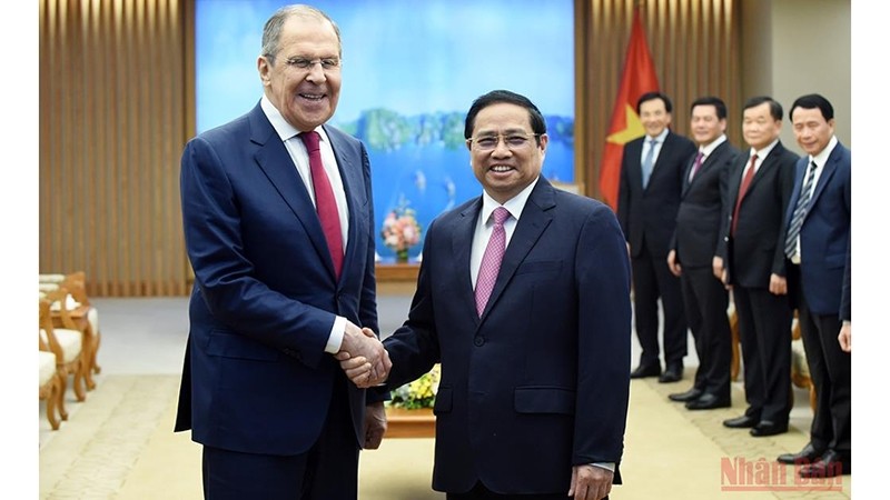 越南政府总理范明正欢迎俄罗斯联邦外交部长谢尔盖·拉夫罗夫访越。（陈海 摄）