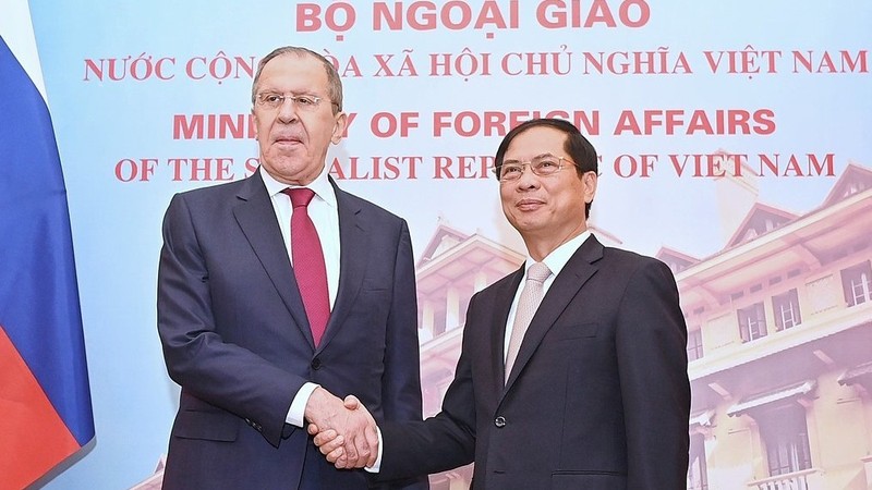 越南外交部部长裴青山与俄罗斯联邦外交部长谢尔盖·拉夫罗夫。