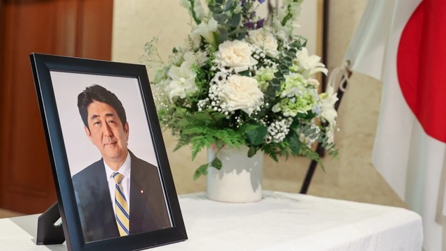 日本前首相安倍晋三遗照。