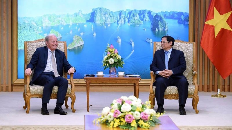 越南政府总理范明正会见世行首席执行官阿克塞尔·冯·托森伯格。（陈海 摄）