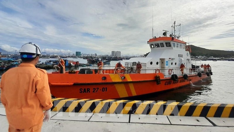 SAR27-01号船开展搜救工作。