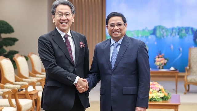 越南政府总理范明正会见日本国际协力银行执行董事前田匡史。（图片来源：VGP）
