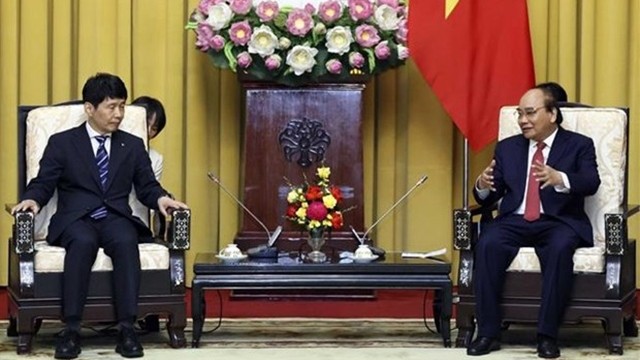 越南国家主席阮春福会见日本群马县知事山本一太。