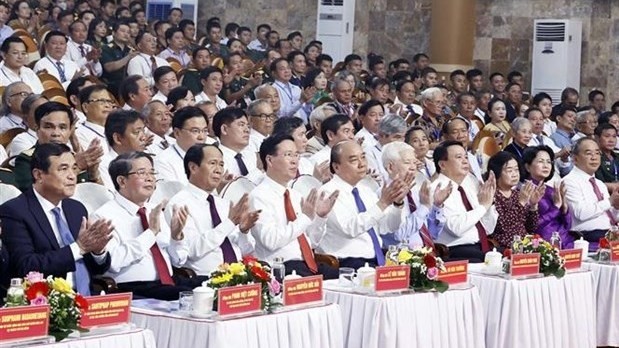 各位代表出席越南国务委员会主席武志公诞辰110周年纪念仪式。（图片来源：越通社）