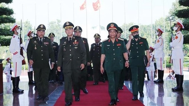 柬埔寨王家军队代表团对越南进行正式访问。（图片来源：越通社）
