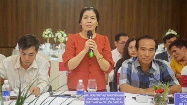 得乐省文化体育与旅游厅副厅长阮瑞芳孝在座谈会致开幕辞。