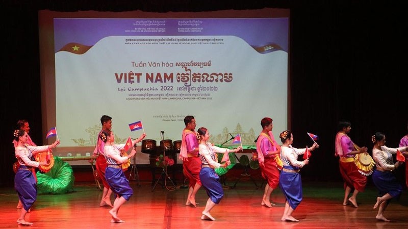 柬埔寨艺术家的表演节目。