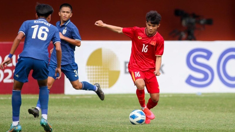 越南U16队2比0打败泰国队，晋级2022年东南亚U16锦标赛决赛。（图片来源：VFF）