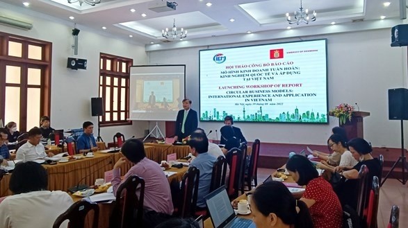 《循环经营模式：国际经验和越南实践》报告研讨会暨发布会。（图片来源：越通社）