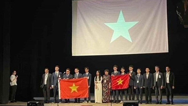 河内学生获得国际天文学和天体物理学奥赛七个奖项。