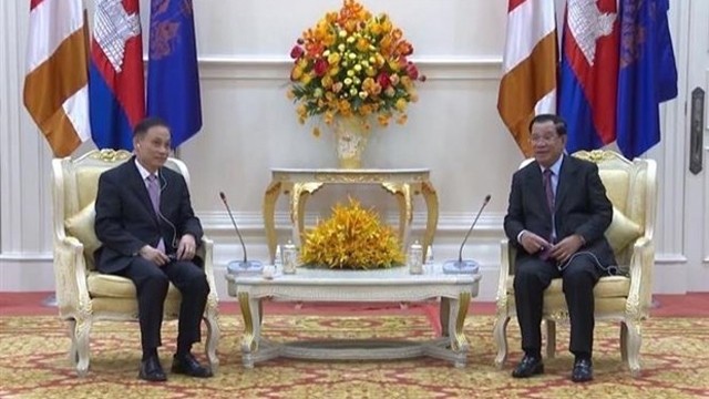 柬埔寨首相洪森会见越共中央对外部长黎怀忠。