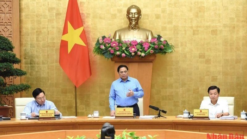 范明正总理主持召开2022年政府8月份立法专题会议。（陈海 摄）