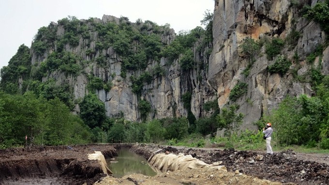 坚江省的石灰石山主要分布在坚良县和河仙市镇。