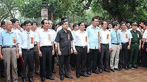 民族英雄陈兴道逝世713周年纪念典礼在南定省举行。 (Photo: 图片来源：南定省门户网站)