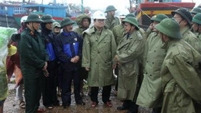 越南政府副总理黄忠海和政府工作组已赴各省视察十号台风应对防范工作。 (Photo: 图片来源：越通社)