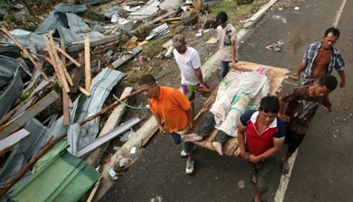 菲律宾：台风海燕可能导致上万人死亡