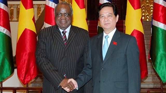 阮晋勇总理会见纳米比亚总统波汉巴。 (Photo: 图片来源：VGP)