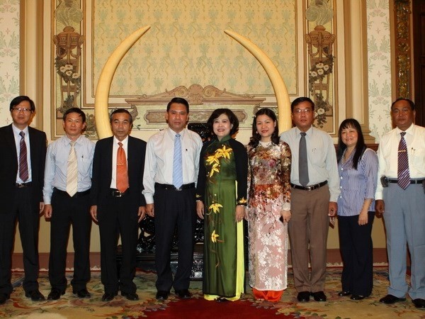 阮氏红副主席会见缅甸边境事务部副部长Maung Maung Ohn。（图片来源：越通社）