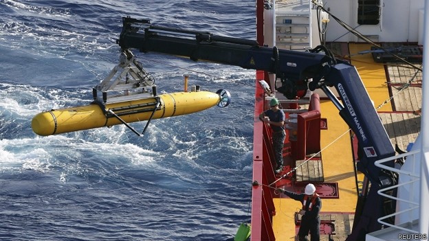 “蓝鳍金枪鱼”自主水下航行器已经完成了第９次水下搜索任务，于４０００余米深的南印度洋水底作业。目前仍无任何发现。
