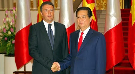 越南政府总理阮晋勇与意大利共和国总理马泰奥•伦齐。（图片来源：VGP）
