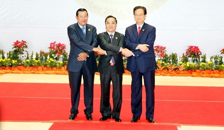 柬老越发展三角区第8届峰会发表联合声明