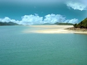 拜子龙——越南东北地区的奇特旅游景点。