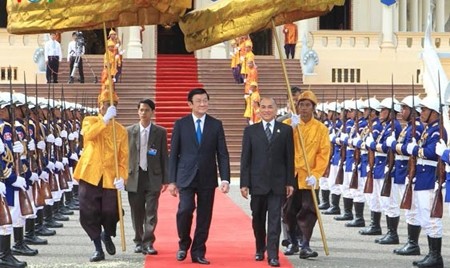 越南国家主席张晋创与柬埔寨国王诺罗敦·西哈莫尼。