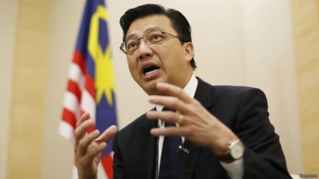 马来西亚交通部长廖中莱表示，马来西亚当局并无隐瞒这架失踪航班的任何信息。 图片来源：路透社