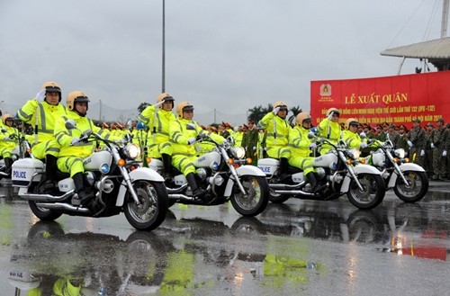 交警引领各国代表团的摩托车队。（图片来源：陈海 摄）