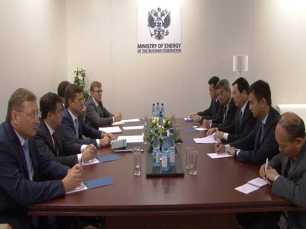 9月4日，武辉煌部长和越南国家油气集团领导同俄罗斯能源部长亚历山大诺瓦克举行工作会议。
