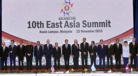 出席东亚峰会的各国领导人。（图片来源：VGP）