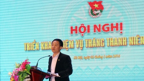 河内市团市委副书记陈英俊在2016年该市青年月任务部署会议上发言。（图片来源：越南共青团中央网站）