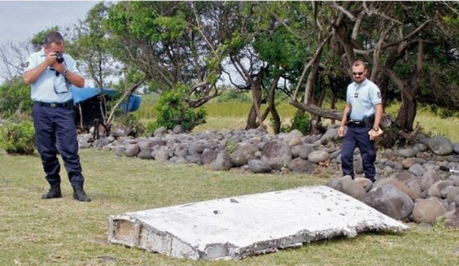 法属留尼汪岛发现第一个残骸。（图片来源：美联社）