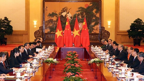 越南政府总理阮春福同中国国务院总理李克强举行会谈。