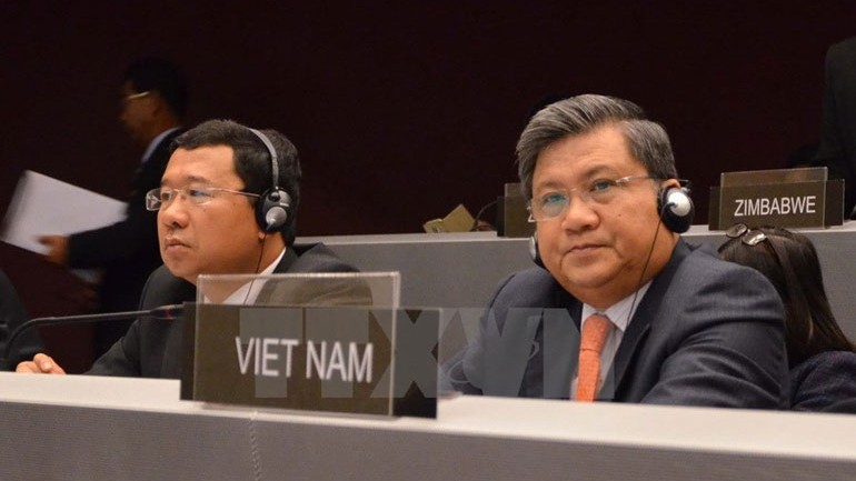 越南国会代表团团长阮文饶出席会议。（图片来源：越通社）