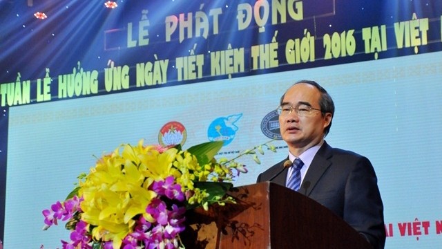 越南祖国阵线中央委员会主席阮善仁在仪式上发表讲话。