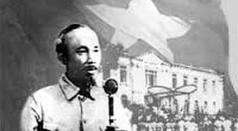 胡志明主席宣读《独立宣言》。