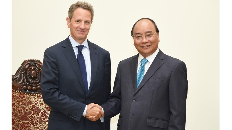 阮春福总理会见美国华平投资集团总裁蒂莫西·盖特纳。