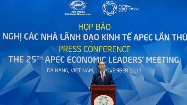 陈大光主席主持APEC第25次领导人非正式会议新闻发布会