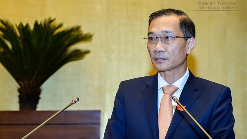 越南国会听取国会常务委员会委员、国会经济委员会主任武鸿青作报告。