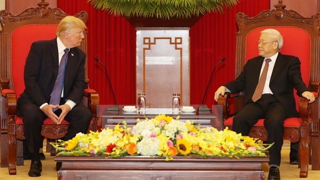 越共中央总书记阮富仲11月12日会见来访的美总统特朗普。（图片来源：越通社）
